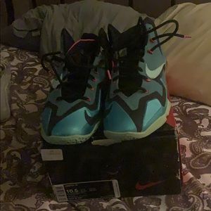 Lebron 11 south beach size 10